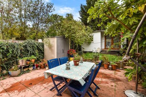 107 Crowther Road, London, SE25 5QS