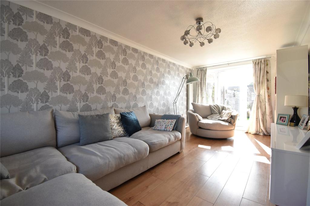 Bullbrook Drive, Bracknell, Berkshire, RG12 3 bed terraced house £330,000