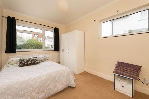 11 Dence Park, Herne Bay, CT6 6BG