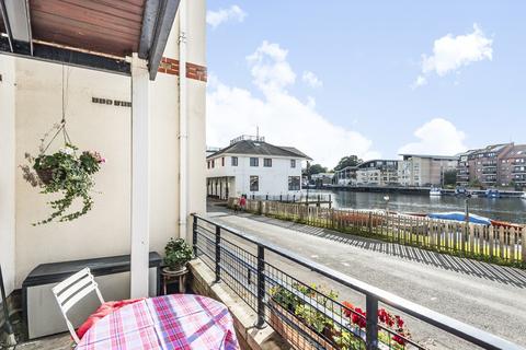 Flat 18, Osiers Court Steadfast Road, Kingston Upon Thames, KT1 1PL