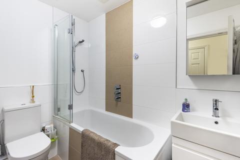 Flat 18, Osiers Court Steadfast Road, Kingston Upon Thames, KT1 1PL
