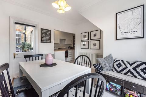 17 Stanton Road, London, SW20 8RL