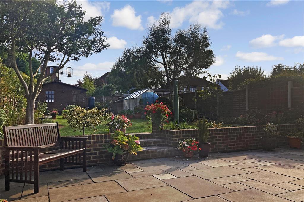 Holtye Crescent, Maidstone, Kent 3 bed semidetached house £375,000