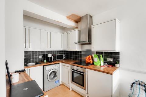 1 bedroom ground floor flat to rent, Clifton Park, Clifton