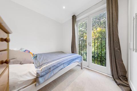 87 Claxton Grove, London, W6 8HB