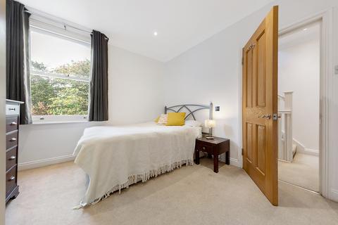 87 Claxton Grove, London, W6 8HB