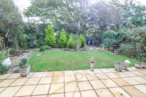 25 Fernhurst Close, Hayling Island, PO11 0DT