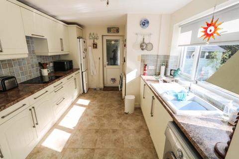 25 Fernhurst Close, Hayling Island, PO11 0DT