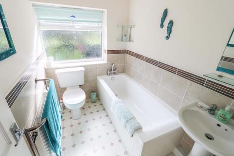 25 Fernhurst Close, Hayling Island, PO11 0DT