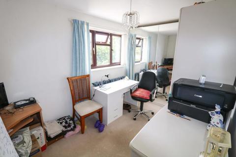 18 Gilbert Mead, Hayling Island, PO11 0RE