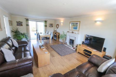 7 Gilbert Mead, Hayling Island, PO11 0RE