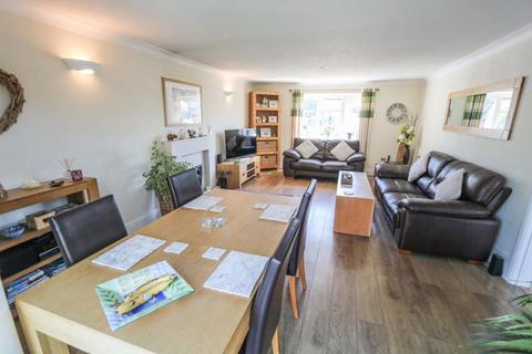 7 Gilbert Mead, Hayling Island, PO11 0RE