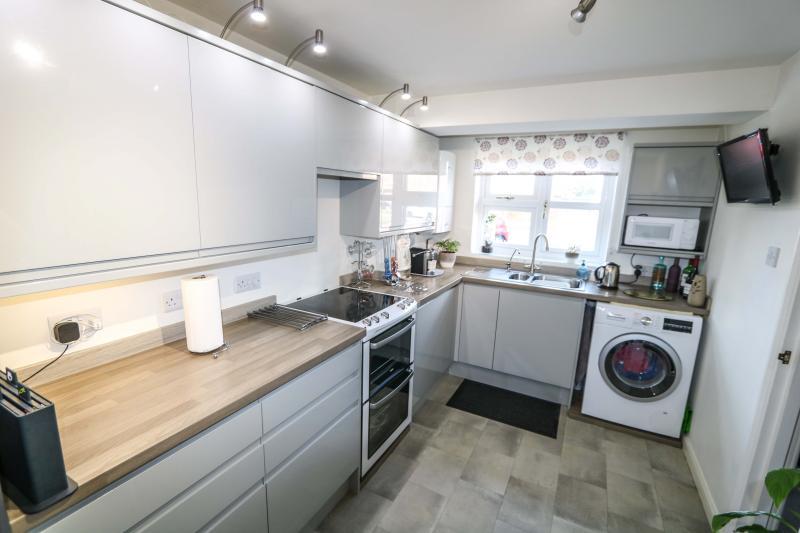 Lynden Court, Gilbert Mead, Hayling... 2 bed flat £220,000