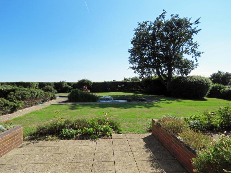 St Catherines Court, Seafront, Hayling Island 3 bed apartment £350,000