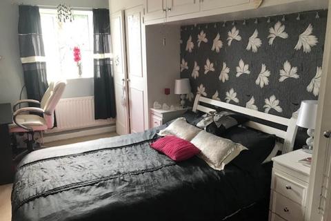15 Crossfield, Fernhurst, Haslemere, GU27 3JL