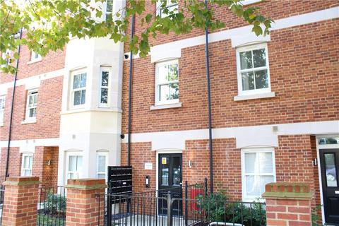 2 bedroom apartment to rent, Warwick Avenue, Bedford MK40