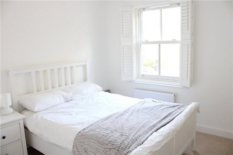 2 bedroom apartment to rent, Warwick Avenue, Bedford MK40