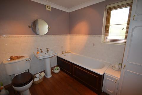 Middle Cottage Manor Road, Adlingfleet, Goole, DN14 8HY