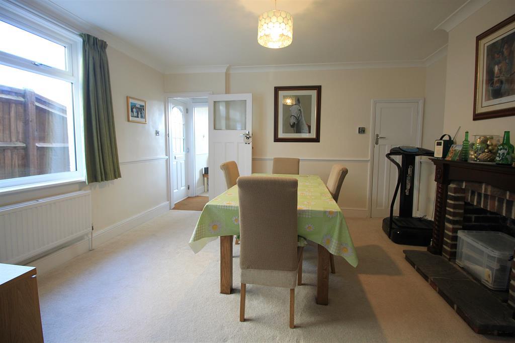 Seaview Estate, Netley Abbey, Southampton, SO31 5BP 2 bed semidetached