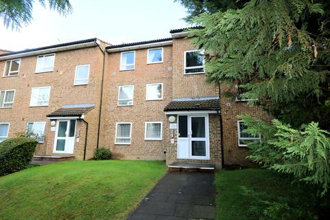10 Montana Close, South Croydon, CR2 0AT