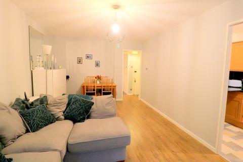 10 Montana Close, South Croydon, CR2 0AT