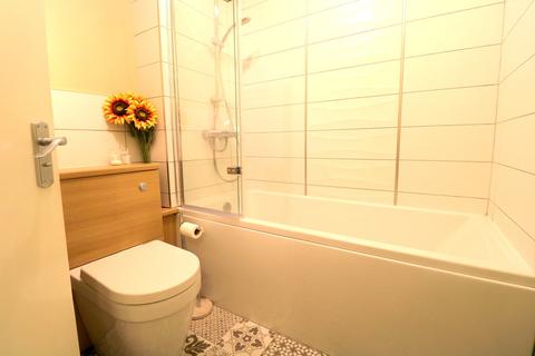 10 Montana Close, South Croydon, CR2 0AT