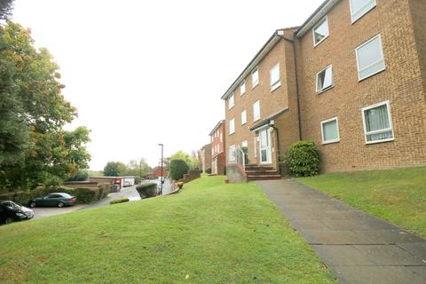 10 Montana Close, South Croydon, CR2 0AT