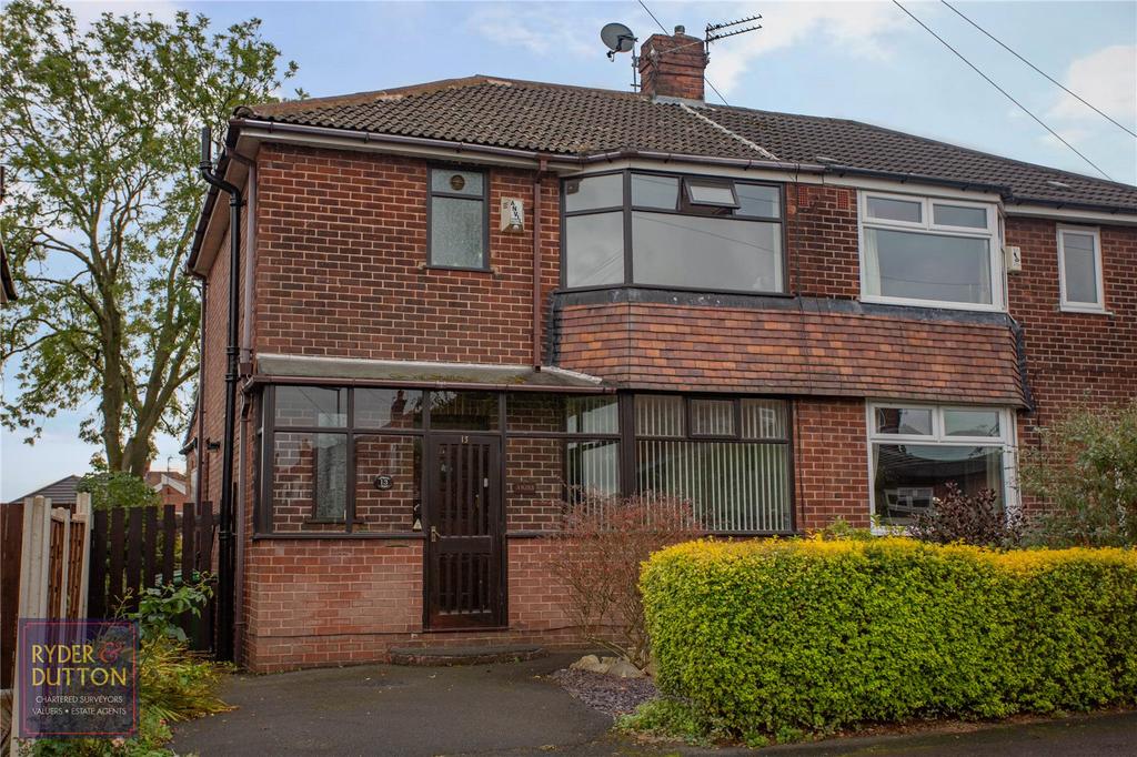 Crescent Road, Chadderton, Oldham, OL9 3 bed semidetached house £199,950