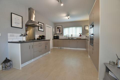 8 Heather Close, Tutbury, Burton-on-trent, DE13 9PP
