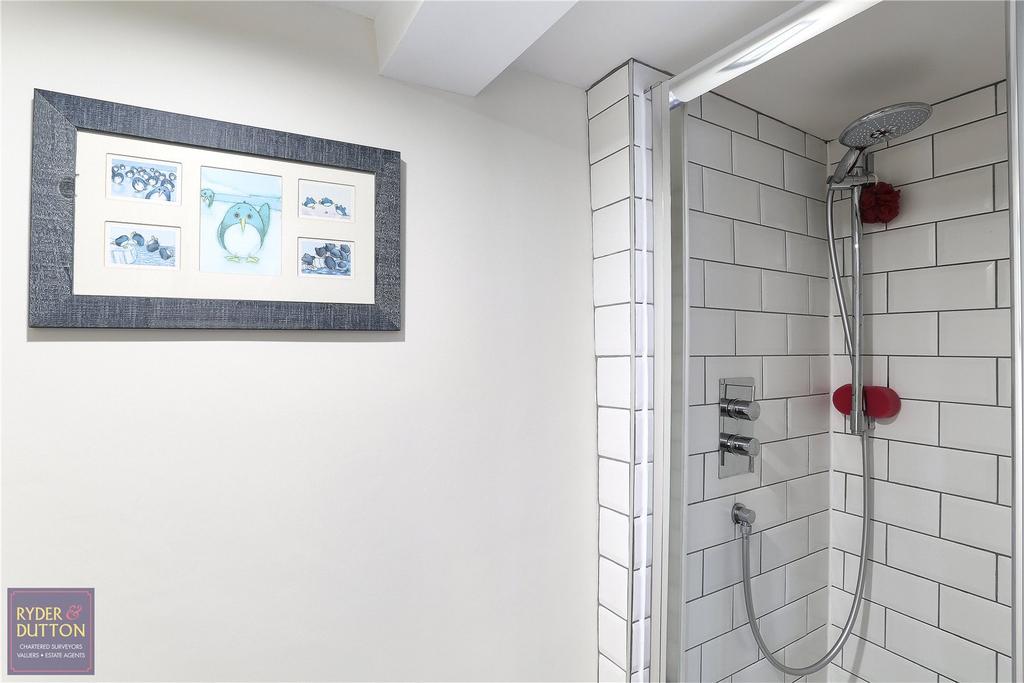 En-Suite Shower