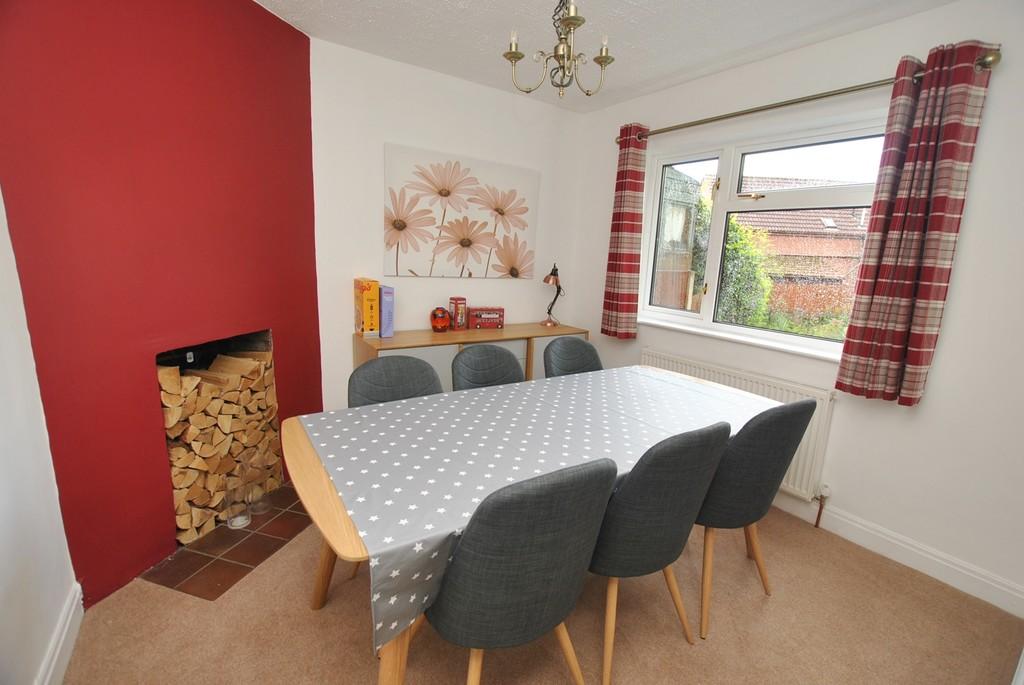 Castle View, Red Lake, Telford, TF1 5EN 3 bed semidetached house £