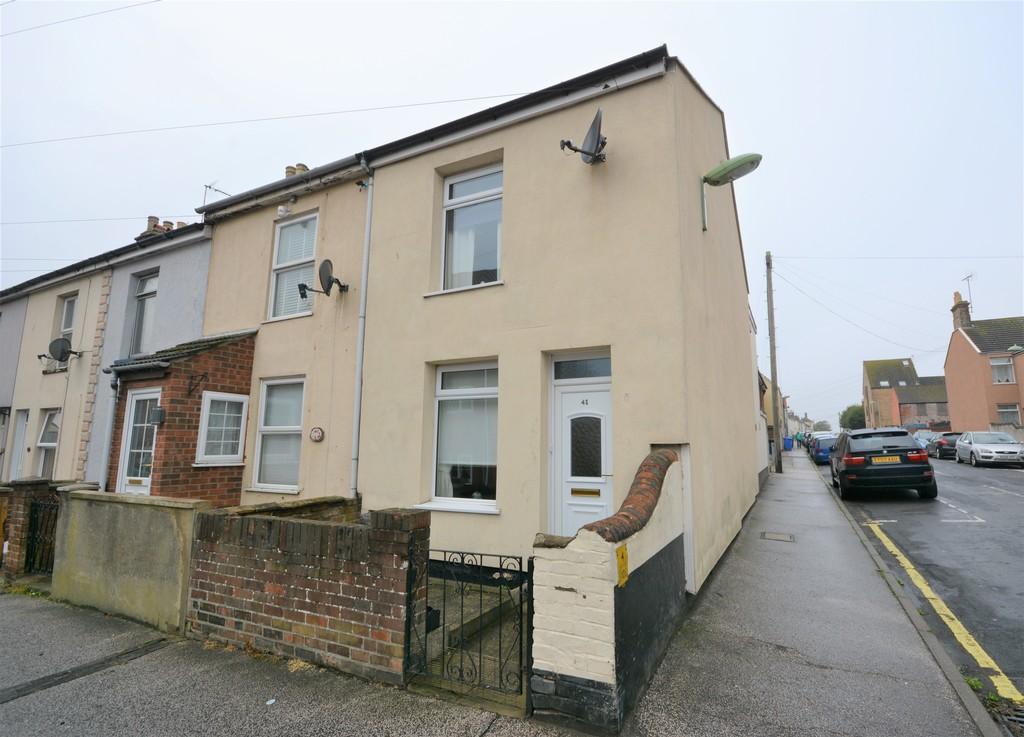 Wollaston Road, Lowestoft 3 bed end of terrace house £115,000