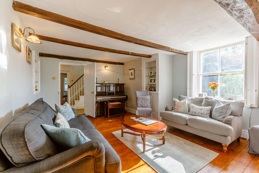 Upton 5 bed cottage for sale £600,000