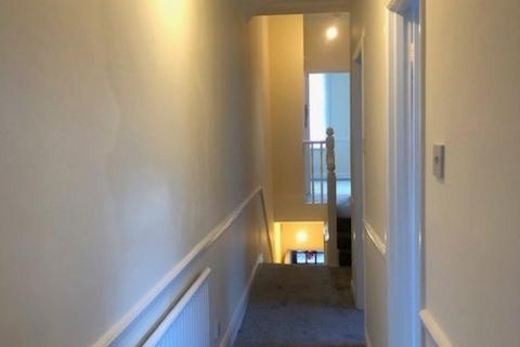 2 bedroom apartment to rent, Davenport Road