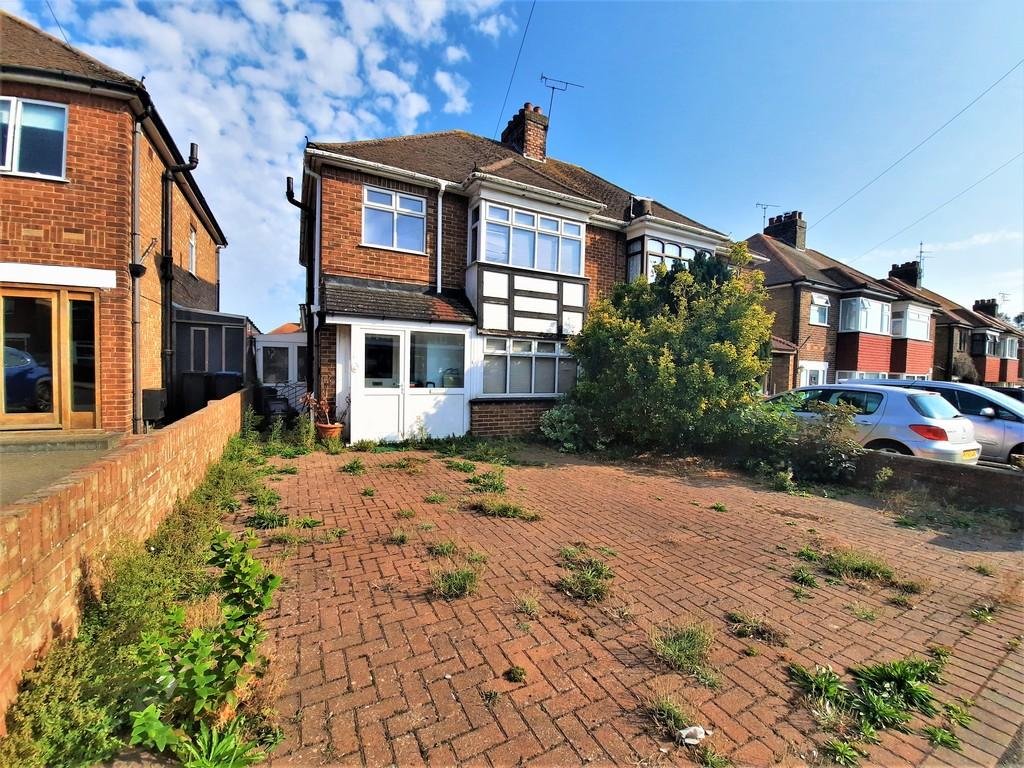 Wilfred Road, Ramsgate 3 bed semidetached house £300,000