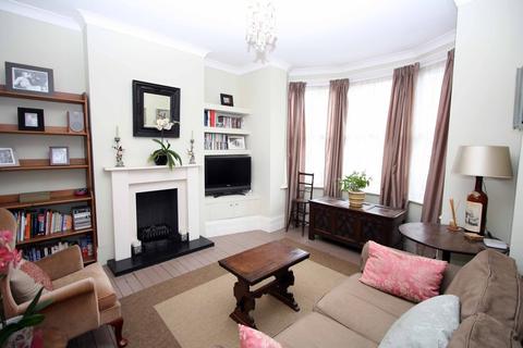 10 Kitchener Road, London, N2 8AS