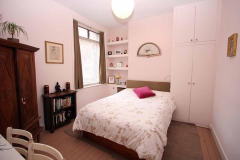 10 Kitchener Road, London, N2 8AS