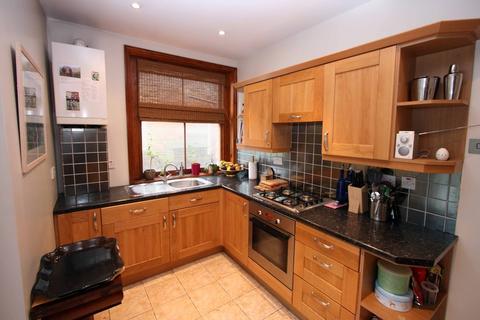 10 Kitchener Road, London, N2 8AS
