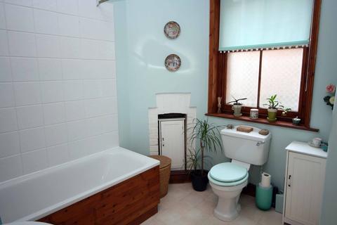 10 Kitchener Road, London, N2 8AS