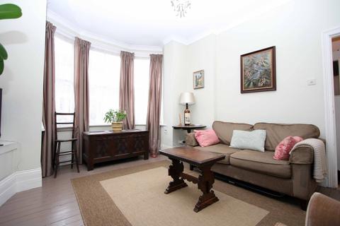 10 Kitchener Road, London, N2 8AS