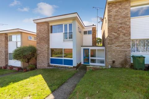 16 The North Glade, Bexley, DA5 3NT