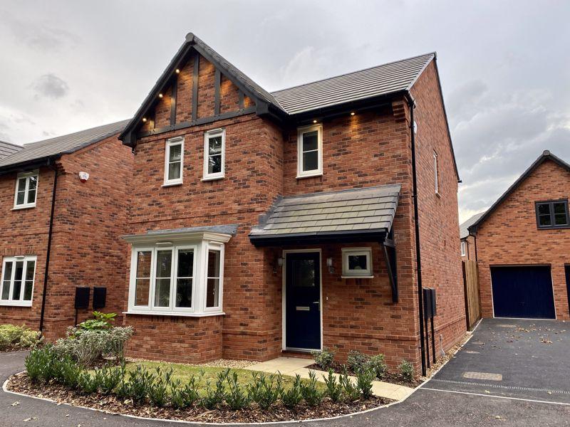 Lomas Way, Congleton 3 bed detached house £1,295 pcm (£299 pw)