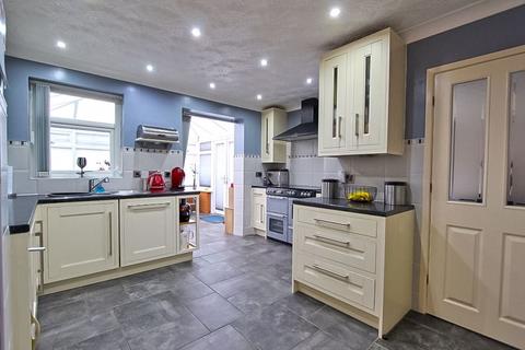 43 Broad Lane North, Willenhall, WV12 5UH