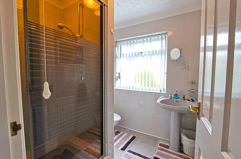 En suite shower