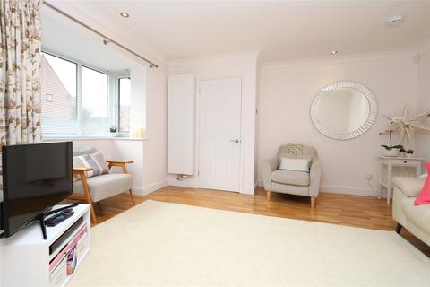 4 Clover Close, Loughton, Milton Keynes, MK5 8HA