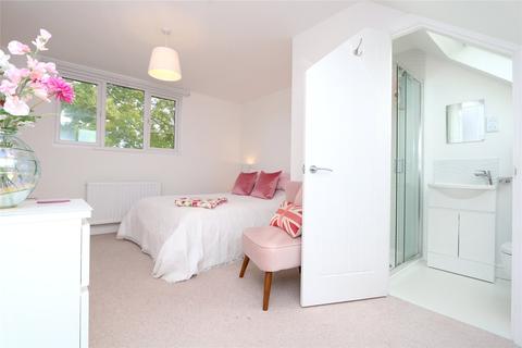 4 Clover Close, Loughton, Milton Keynes, MK5 8HA