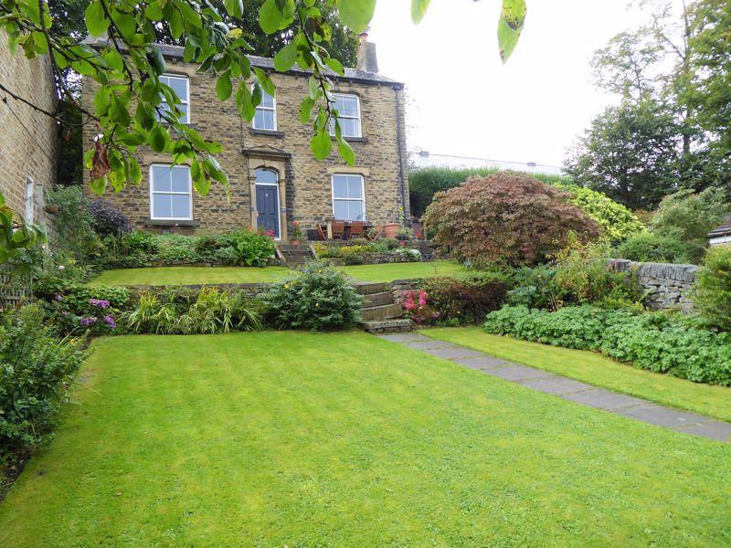 Eastgate, Honley, Holmfirth 3 bed detached house £360,000