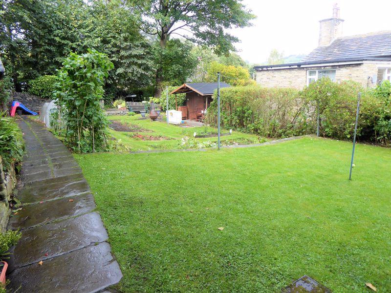 Eastgate, Honley, Holmfirth 3 bed detached house £360,000