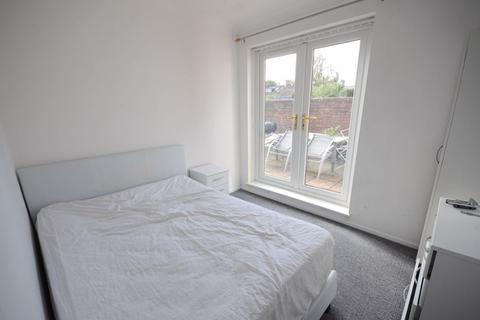 1 bedroom in a house share to rent, Wimborne Road, Poole BH15