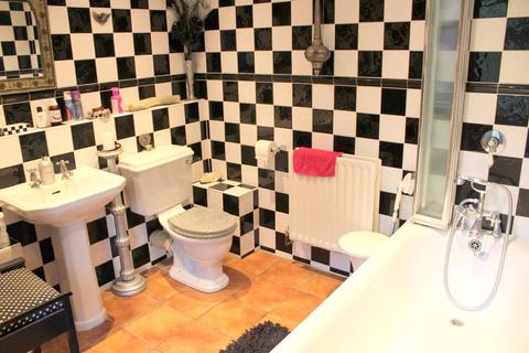 86 Fruen Road, Feltham, TW14 9NR